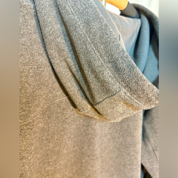 Alpine Design Slightly Cropped Fleece Hoodie Size Medium Fall / Sweater Weather - Picture 9 of 9